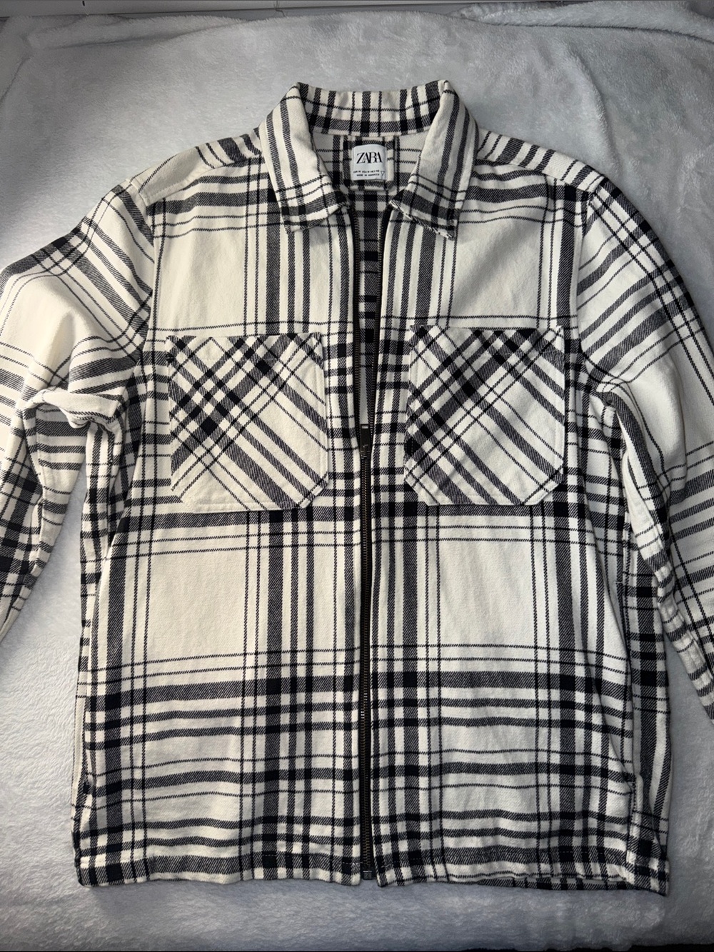 Zara Cream and Black Plaid Zip-Up Shirt Jacket